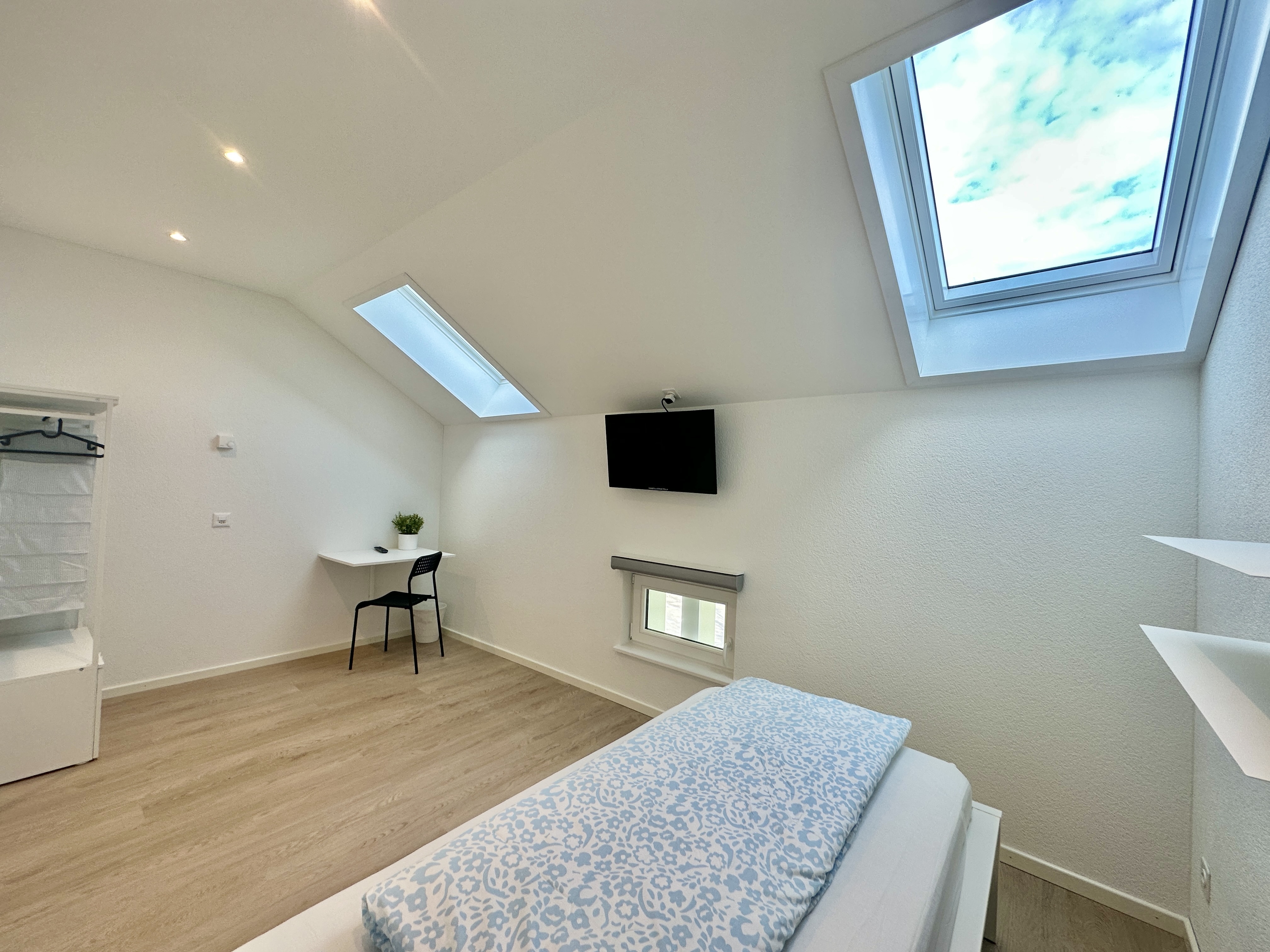 Monteurwohnung - Kühlschrank - Schweiz - Einzelzimmer - Möblierte Einzel- Zweibettzimmer Deitingen