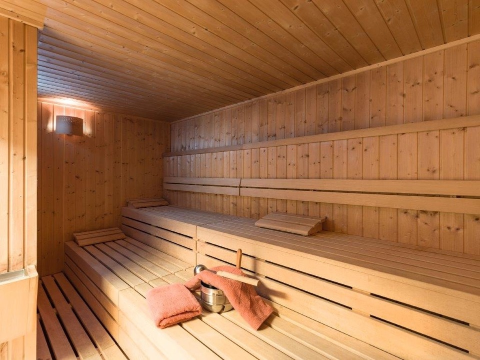 Monteurzimmer: Sauna(im Preis inbegriffen) - Fewo für 4 EW mit Bergblick, Schwimmbad und Sauna