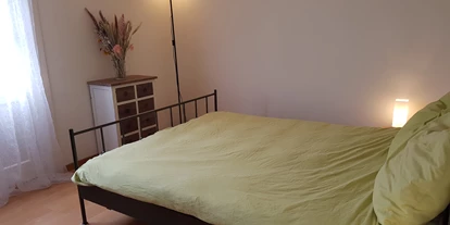 Monteurwohnung - Region Bodensee - Schlafzimmer drei, Balkonseite - 4.5 Zimmerwohnung mit drei Schlafzimmern