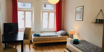 Monteurwohnung - PLZ 04109 (Deutschland) - Schlafzimmer mit TV und Einzelbetten - Monteurzimmer Leipzig 24