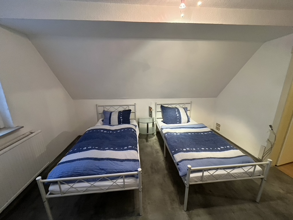 Monteurwohnung - Zimmertyp: Doppelzimmer - Thüringen - 2-Bett-Zimmer (Durchgangszimmer) - Ferienwohnung Am Thüringer Wald