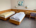Monteurzimmer: Helles Zimmer in ehemalige Pension