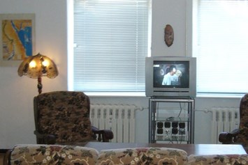 Monteurzimmer: Mit TV und Couch - ZIMMERVERMIETUNG OPPEL