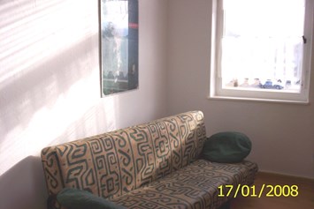 Monteurzimmer: Couch - ZIMMERVERMIETUNG OPPEL