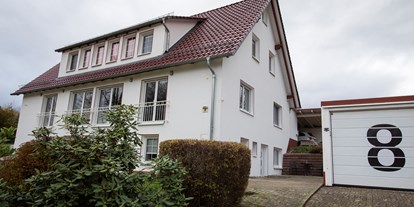 Monteurwohnung - Niedersachsen - Haus Vorderansicht - Apartment Haus am Grün