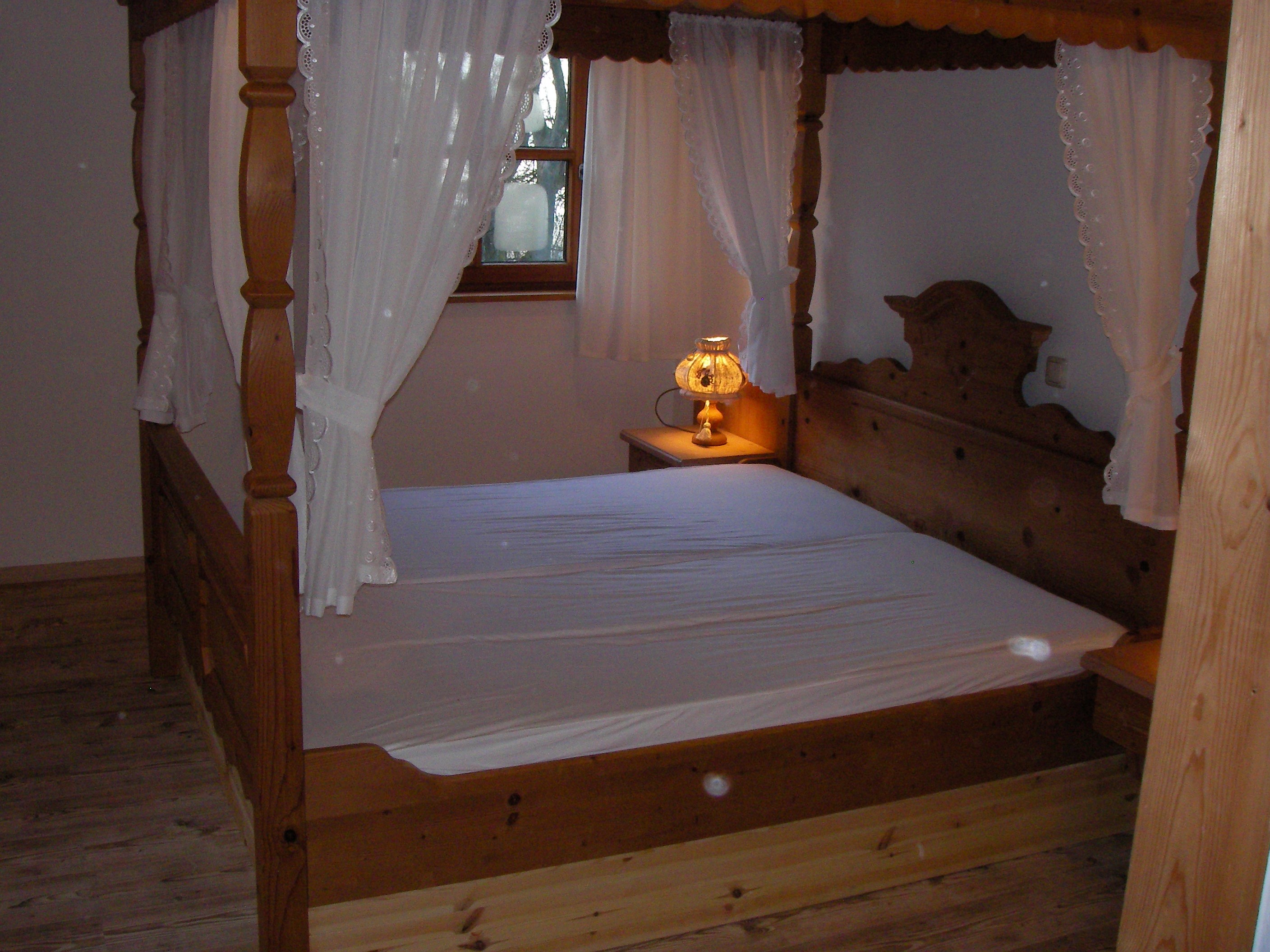Monteurzimmer: Himmelbett - Villa Lucia in Kulmbach