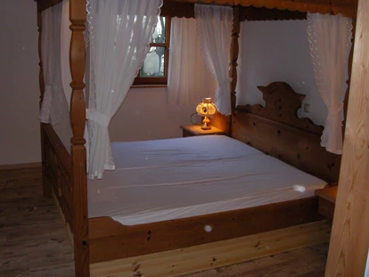 Monteurwohnung - Bettwäsche: Bettwäsche gegen Gebühr - Deutschland - Himmelbett - Villa Lucia in Kulmbach