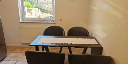 Monteurwohnung - PLZ 63538 (Deutschland) - Essbereich in der Küche - Monteurwohnung, Monteurunterkunft - Nähe Frankfurt/Hanau