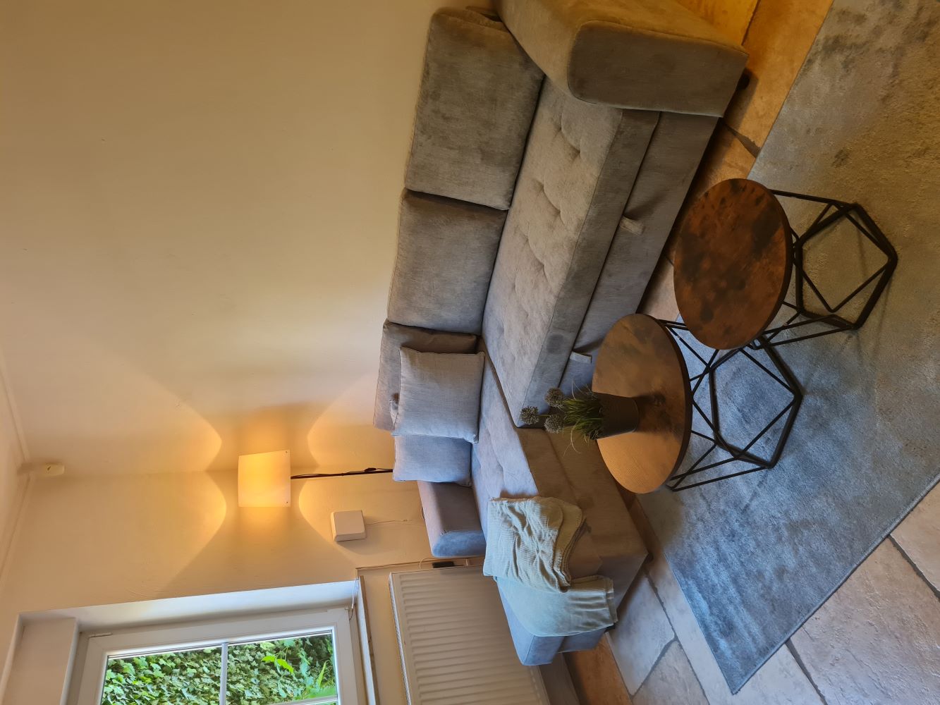 Monteurwohnung - Zimmertyp: Mehrbettzimmer - Hessen - Wohnzimmer mit Ausziehcouch - Monteurwohnung, Monteurunterkunft - Nähe Frankfurt/Hanau