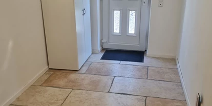Monteurwohnung - PLZ 63538 (Deutschland) - Eingangsbereich mit der Möglichkeit hier Fahrräder abzustellen und-oder zu laden - Monteurwohnung, Monteurunterkunft - Nähe Frankfurt/Hanau