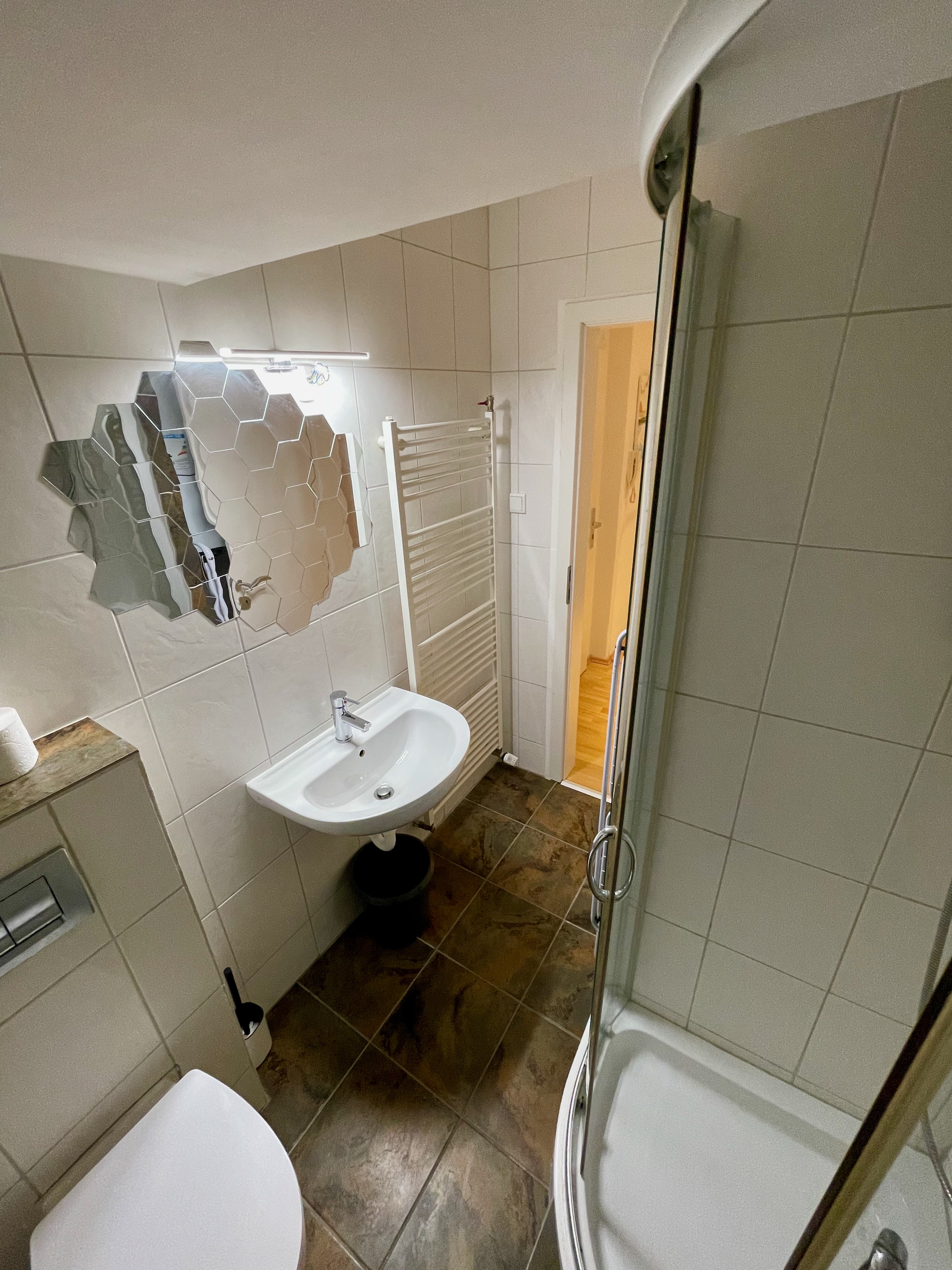 Monteurzimmer: Bad - Monteurzimmer – zentral in Ratingen Ost