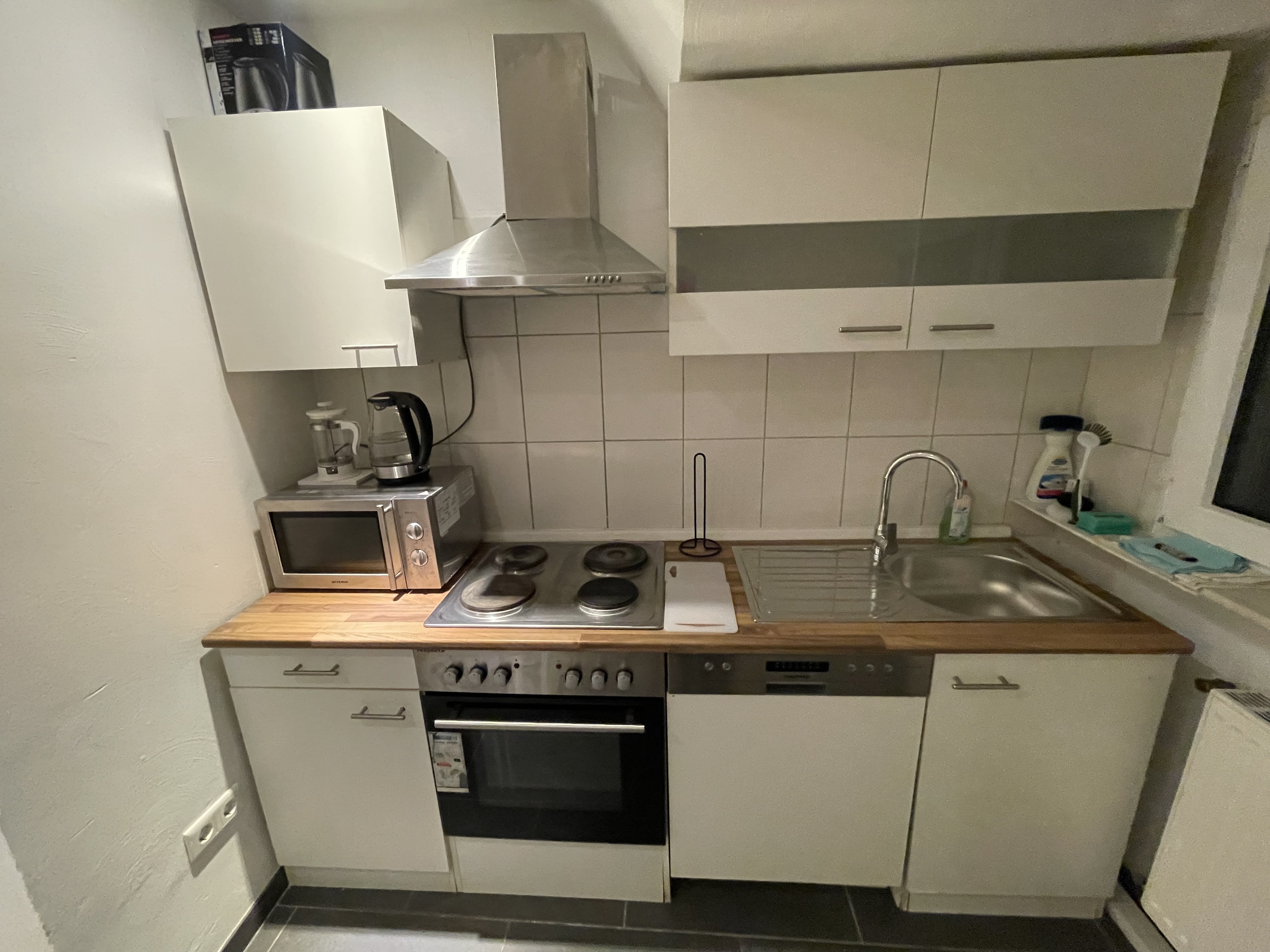 Monteurwohnung - Zimmertyp: Mehrbettzimmer - Niederrhein - Küche - Möbilierte Monteurzimmer – Nähe Düsseldorf Flugh.