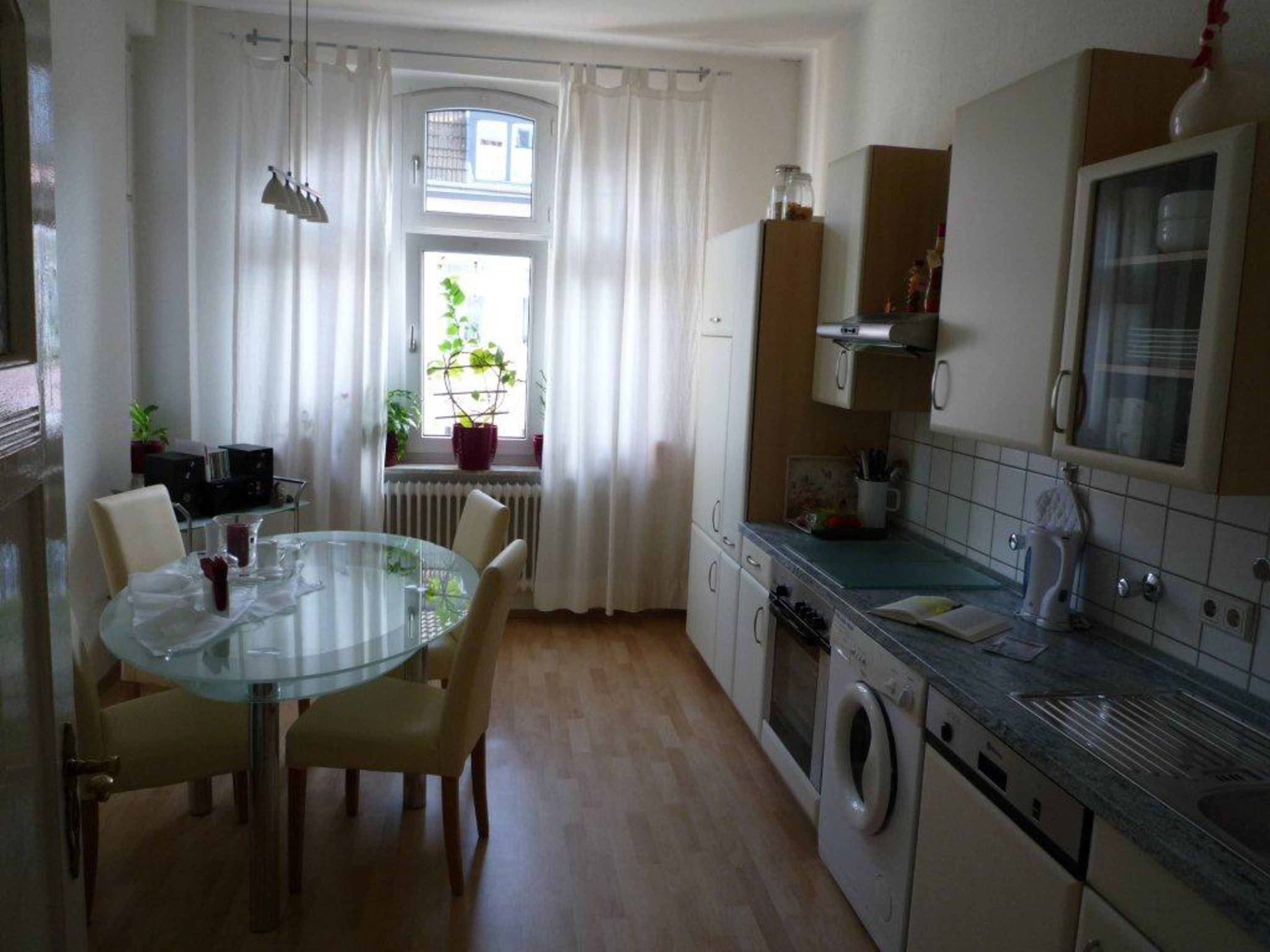 Monteurwohnung - Balkon - Duisburg - Küche der Monteurwohnung Duisburg - Duisburg Meiderich