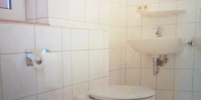 Monteurwohnung - Kaffeemaschine - Schleswig-Holstein - Eins von drei Bädern - Studier