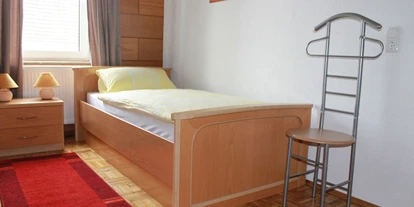 Monteurwohnung - Bettwäsche: Bettwäsche gegen Gebühr - Deutschland - Einzelschlafzimmer - Pension "Eifel-Landhaus"