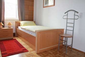 Monteurzimmer: Einzelschlafzimmer - Pension "Eifel-Landhaus" 