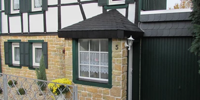 Monteurwohnung - Bettwäsche: Bettwäsche gegen Gebühr - Deutschland - Ferienhaus mit 3 Schlafzimmern und Garten - Pension "Eifel-Landhaus"