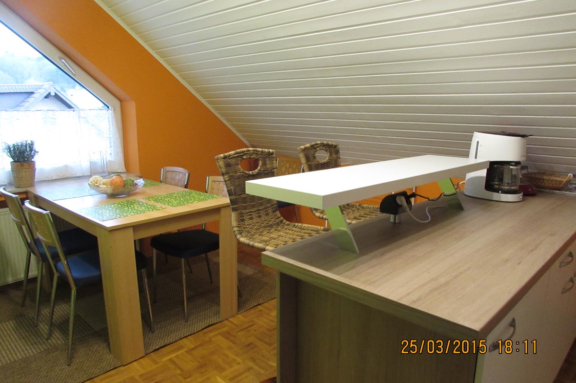 Monteurzimmer: Wohnküche mit allen E-Geräten - Pension "Eifel-Landhaus" 