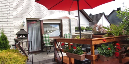 Monteurwohnung - Bettwäsche: Bettwäsche gegen Gebühr - Deutschland - Terrasse - Pension "Eifel-Landhaus"