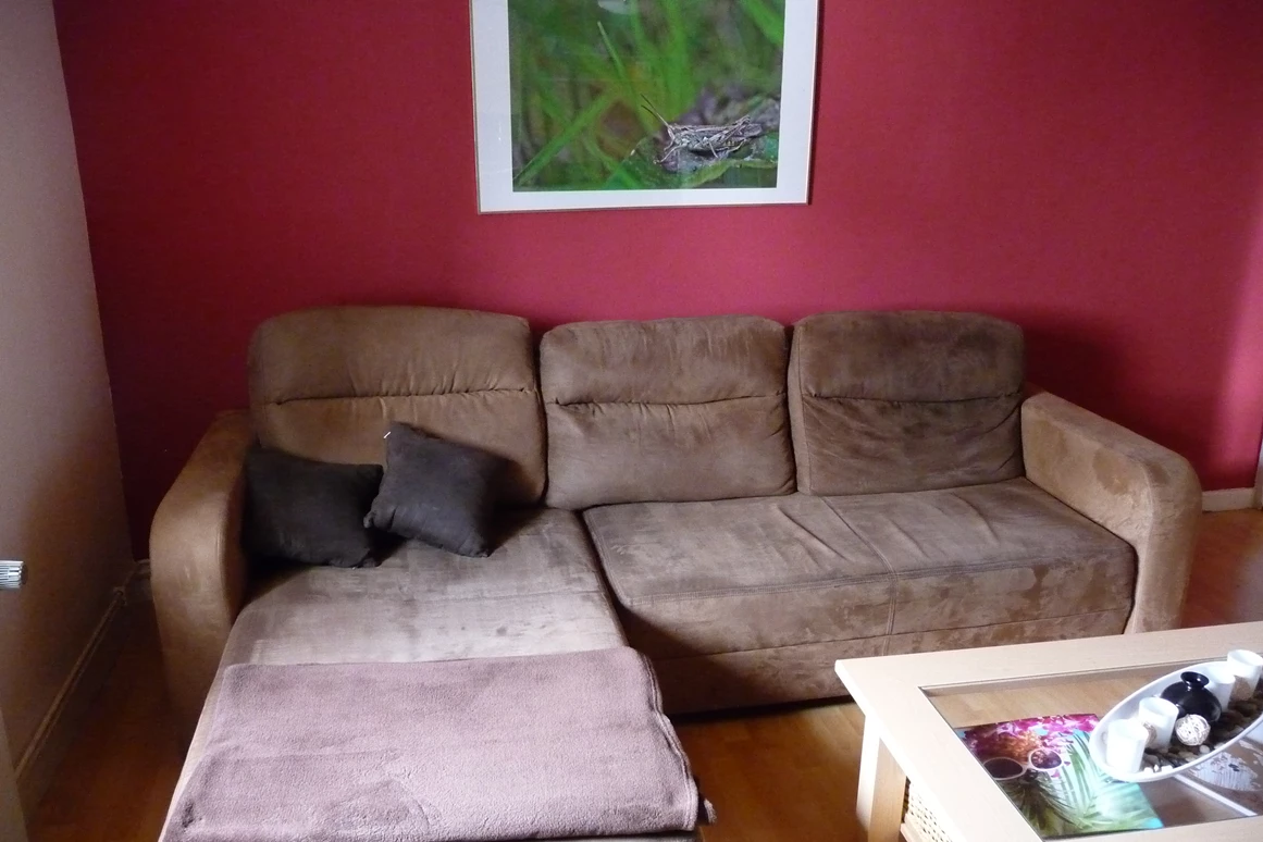 Monteurzimmer: Wohnzimmer mit Schlafcouch - Alte Post/ Katholische Grundschule