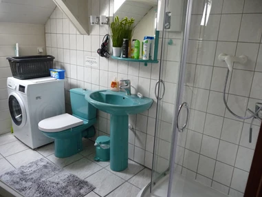 Monteurzimmer: Badezimmer - Alte Post/ Katholische Grundschule