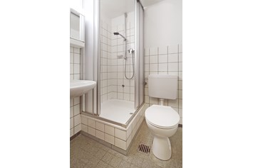 Monteurzimmer: Duschbad mit WC - Bad Pyrmont, Dr.-Harnier-Str. 1, Single Appartement 58