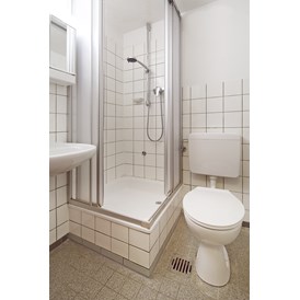 Monteurzimmer: Duschbad mit WC - Bad Pyrmont, Dr.-Harnier-Str. 1, Single Appartement 58