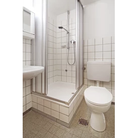 Monteurzimmer: Duschbad mit WC - Bad Pyrmont, Dr.-Harnier-Str. 1, Single Appartement 37