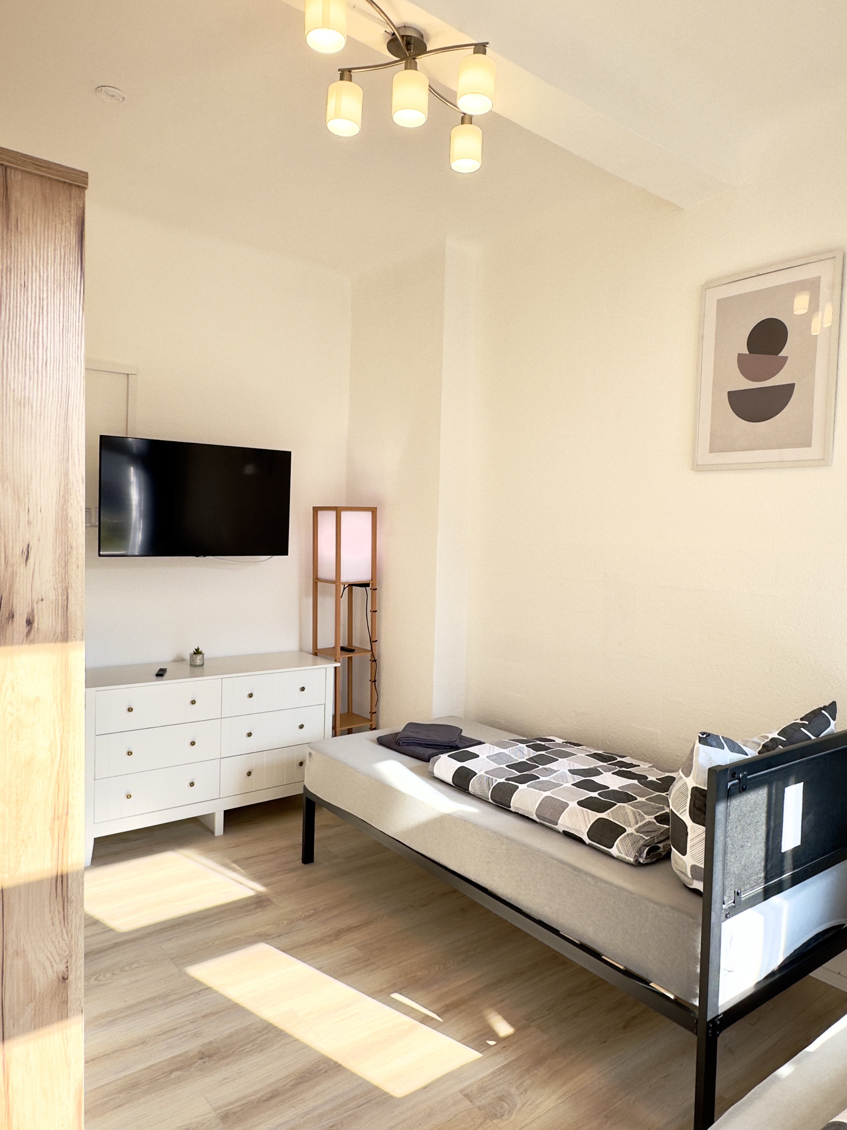 Monteurwohnung - Zimmertyp: Doppelzimmer - Thüringen - modernes Schlafzimmer mit Einzelbett - flex living -  Monteurwohnungen in Gotha