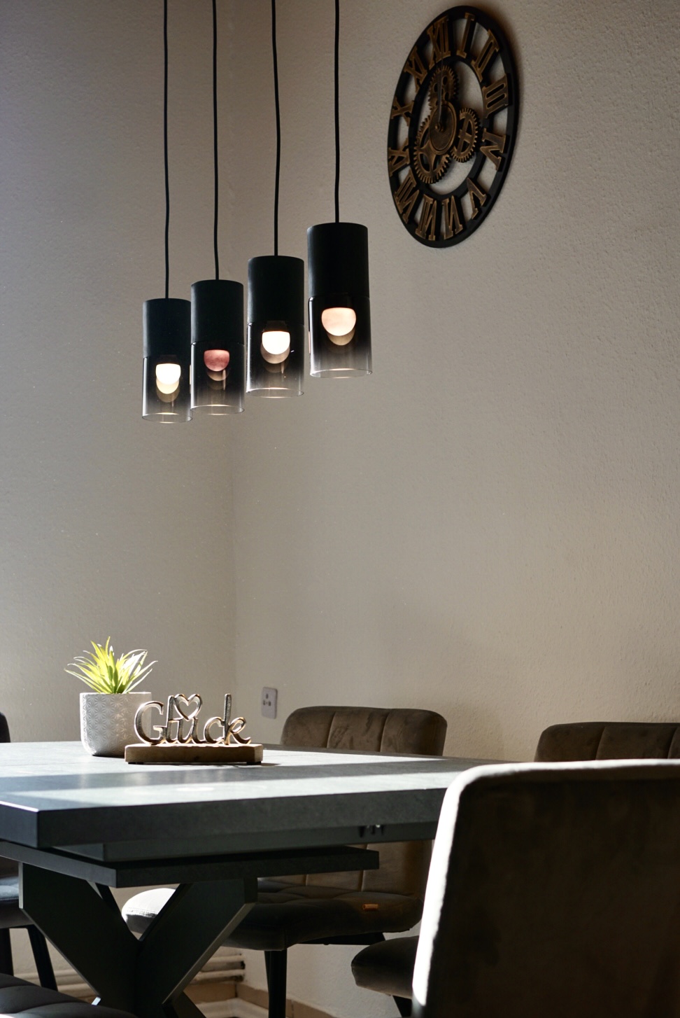 Monteurzimmer: Essbereich - flex living -  Monteurwohnungen in Gotha