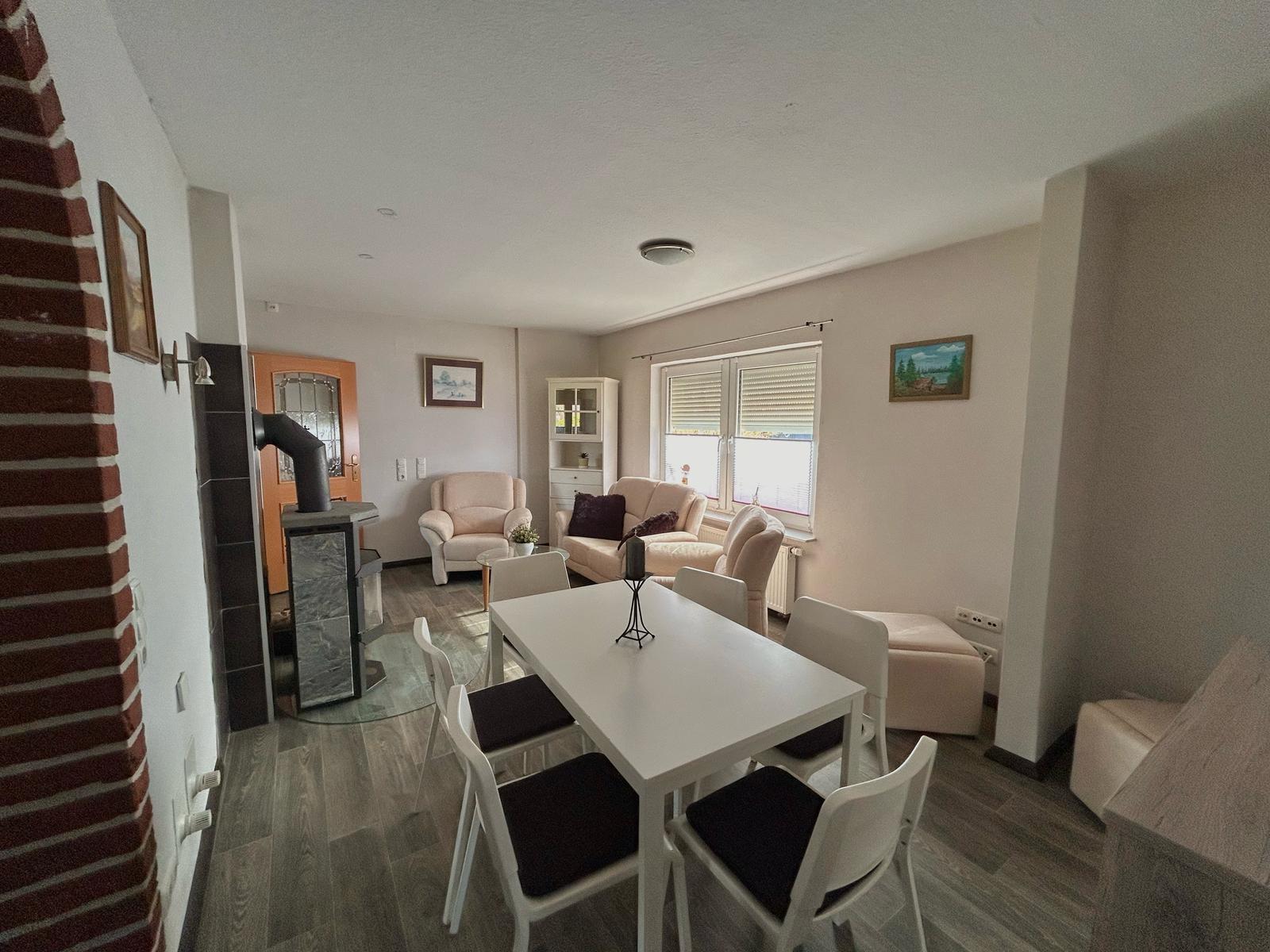 Monteurzimmer: Wohnzimmer - Monteur Residenz Ostfriesland 