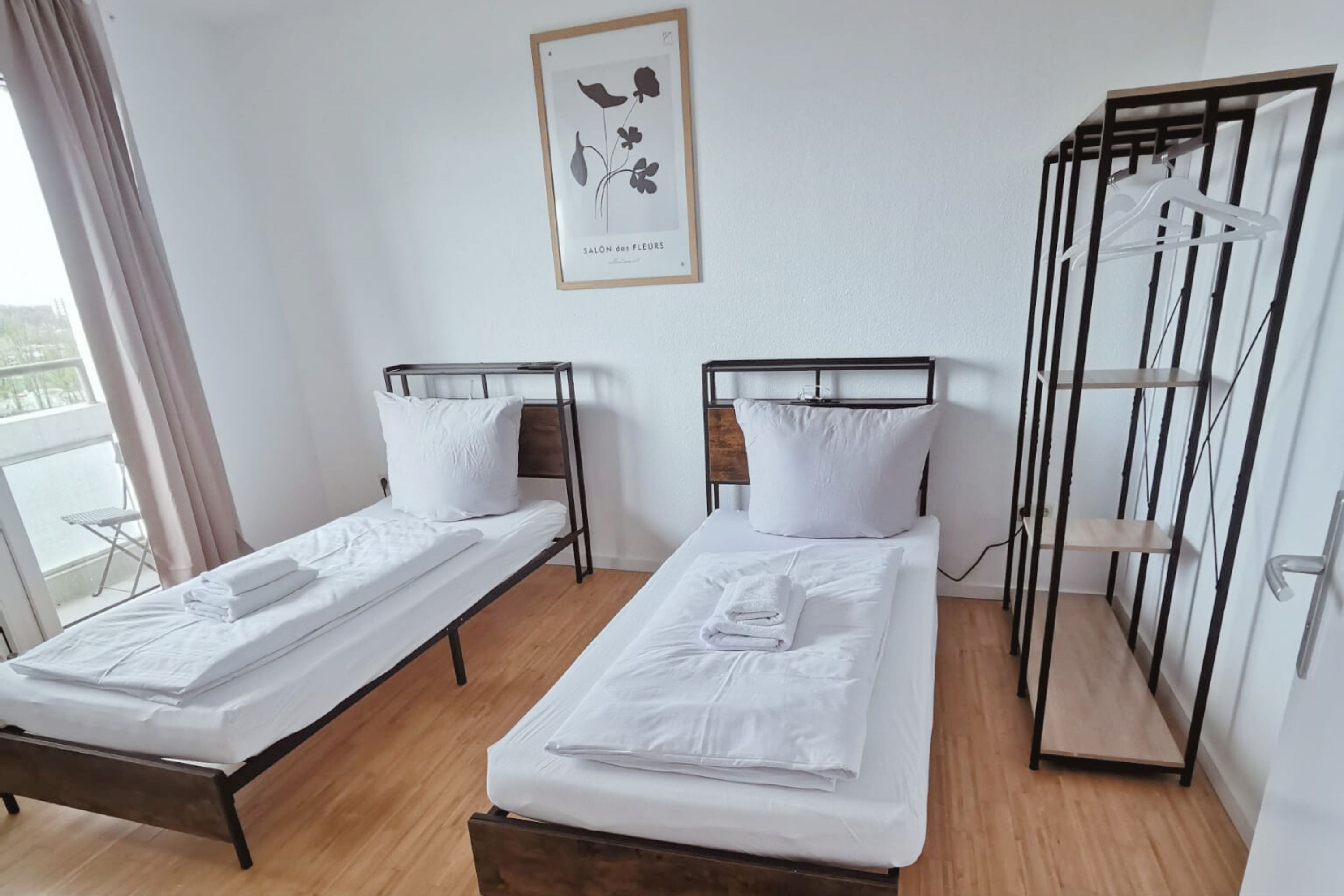 Monteurwohnung - Bettwäsche: Bettwäsche inklusive - Pfalz - Schlafzimmer mit Einzelbetten - flex living -  Monteurwohnungen in Ludwigshafen