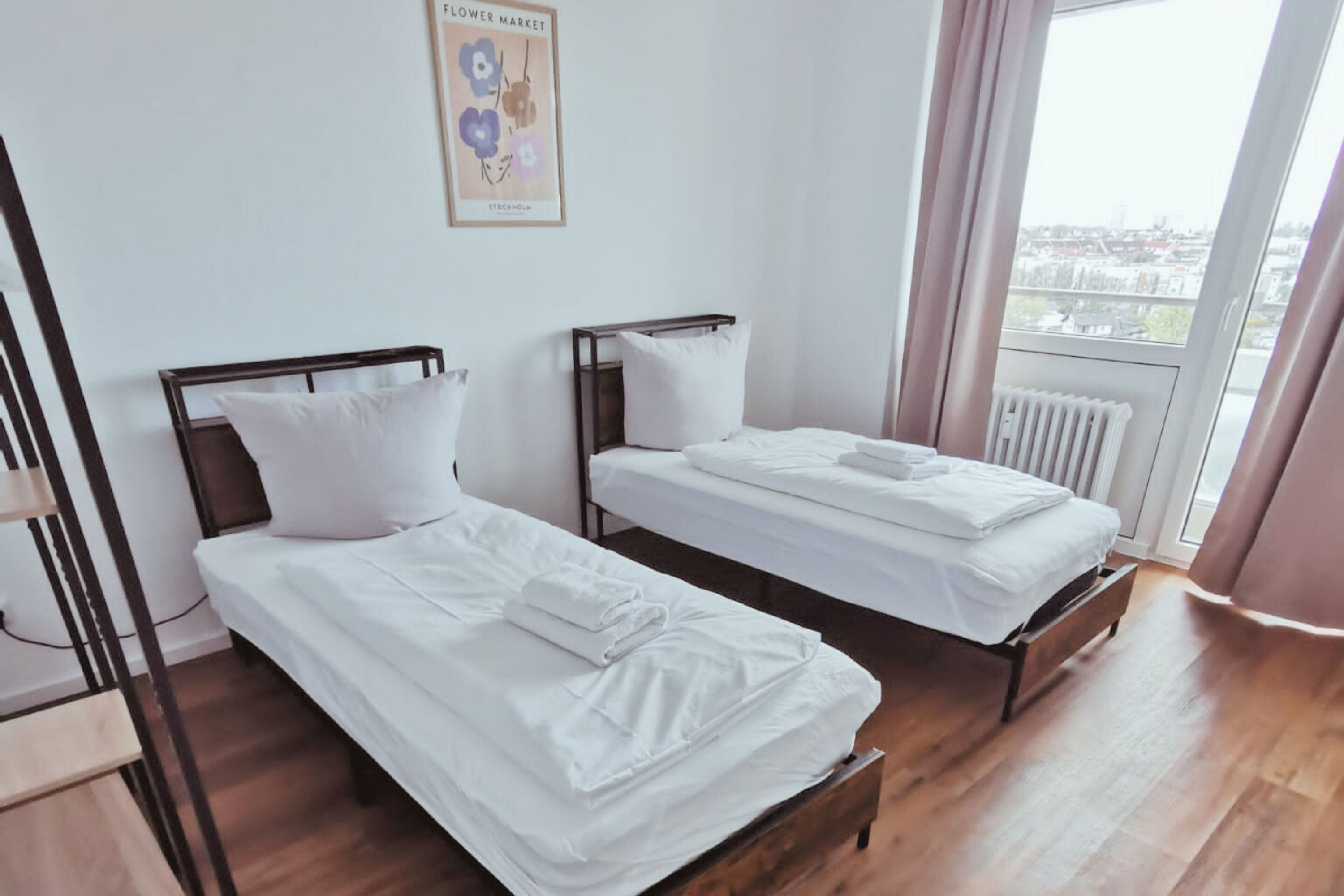 Monteurwohnung - Bettwäsche: Bettwäsche inklusive - Pfalz - Schlafzimmer mit Einzelbetten - flex living -  Monteurwohnungen in Ludwigshafen