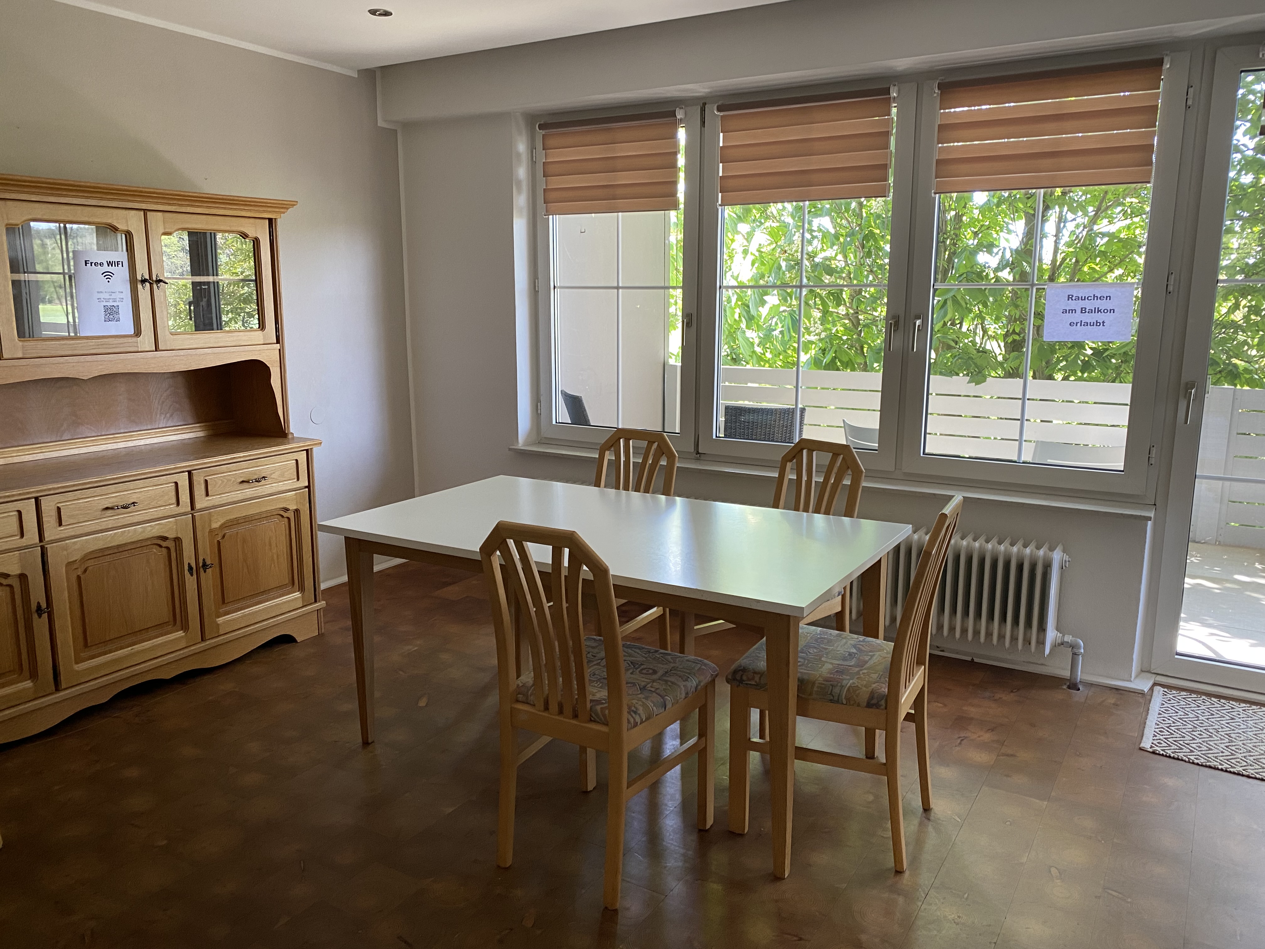 Monteurwohnung - PLZ 94072 (Deutschland) - Esszimmer Aufenthaltsraum - Pension Tom's Tankstellen GmbH 