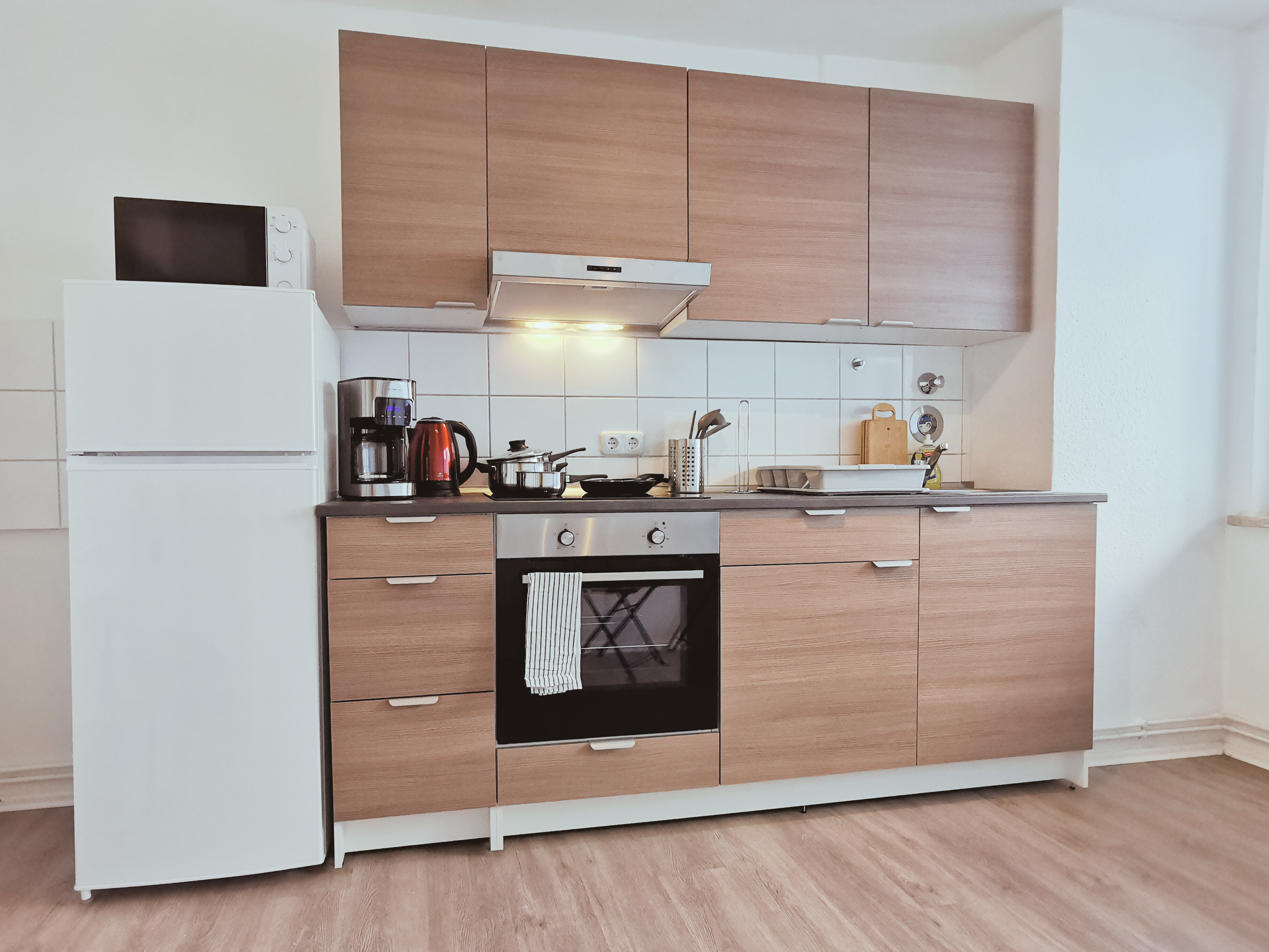 Monteurzimmer: Ob Frühstück oder Abendessen – hier macht Kochen Spaß. - flex living -  Monteurwohnungen in Bremerhaven
