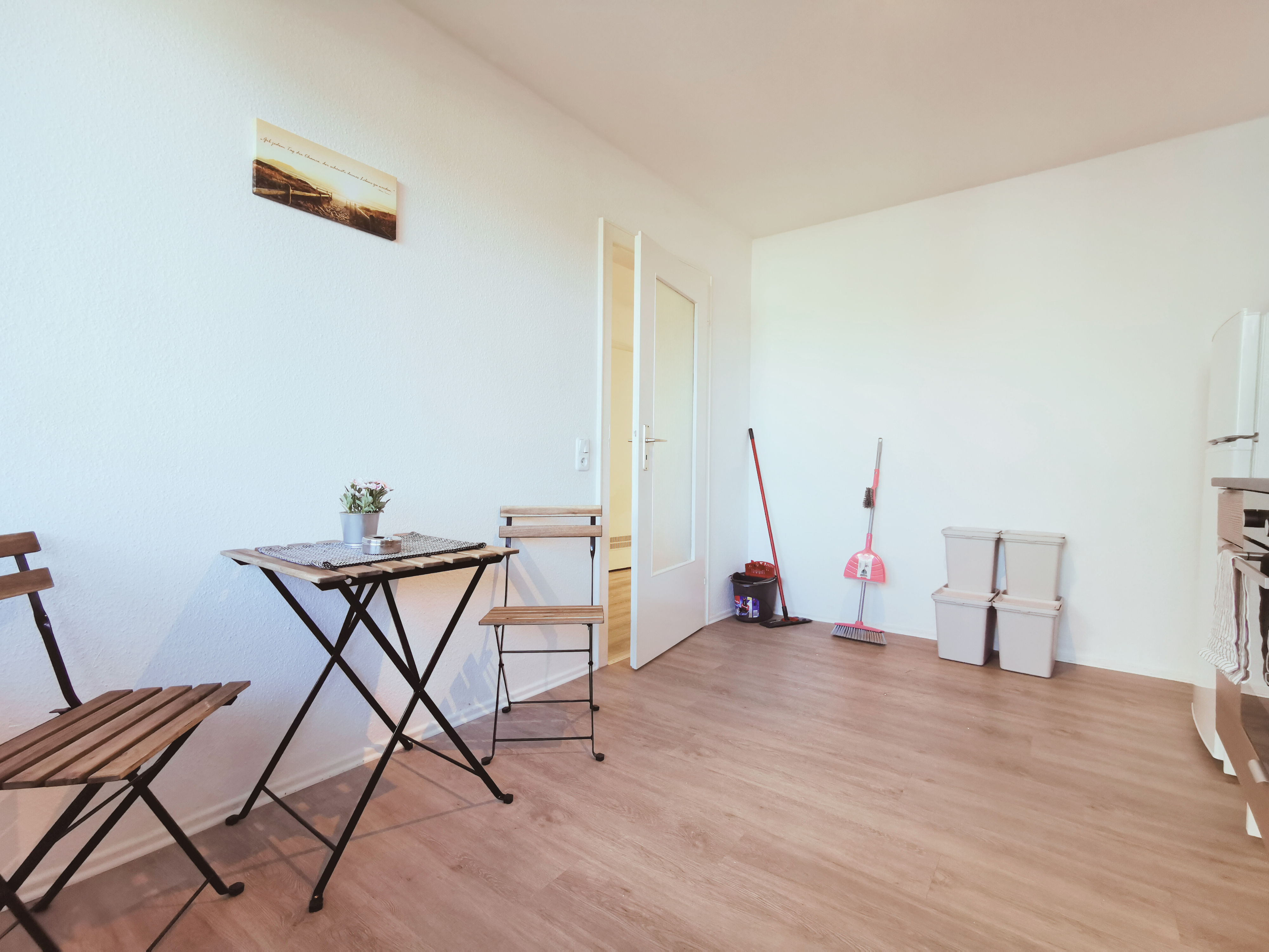 Monteurzimmer: Komfortabel kochen dank vollständiger Küchenausstattung. - flex living -  Monteurwohnungen in Bremerhaven