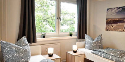Monteurwohnung - PLZ 06110 (Deutschland) - Schlafzimmer mit zwei Einzelbetten – perfekt für Kollegen 
 - flex living -  Monteurwohnungen in Halle