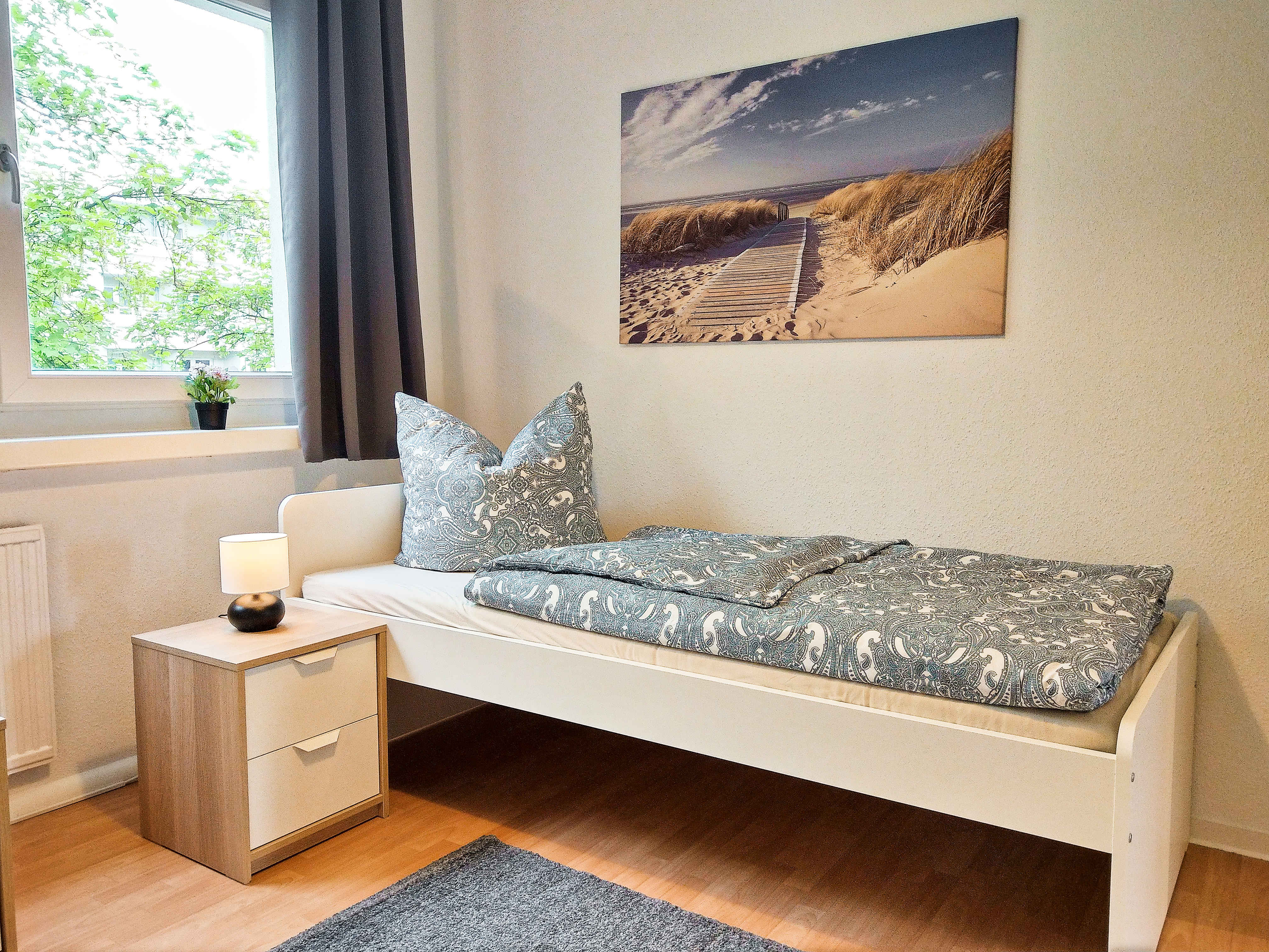 Monteurwohnung - Zimmertyp: Mehrbettzimmer - Schkopau - Jedes Bett für sich – getrennt schlafen für mehr Komfort.

 - flex living -  Monteurwohnungen in Halle