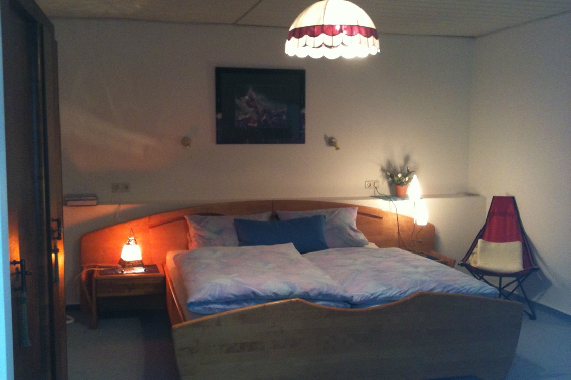 Monteurzimmer: Schlafzimmer mit Doppelbett  - Waldnestle Carlsberg 