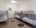 Monteurzimmer: Schlafsaal für Monteure - Hostel am Ostentor