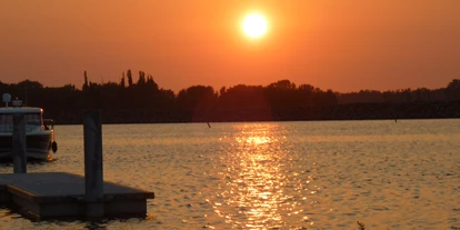 Monteurwohnung - Bettwäsche: Bettwäsche gegen Gebühr - Deutschland - Sonnenuntergang am Hafen / Bodden - Barth Hafennähe FeWo