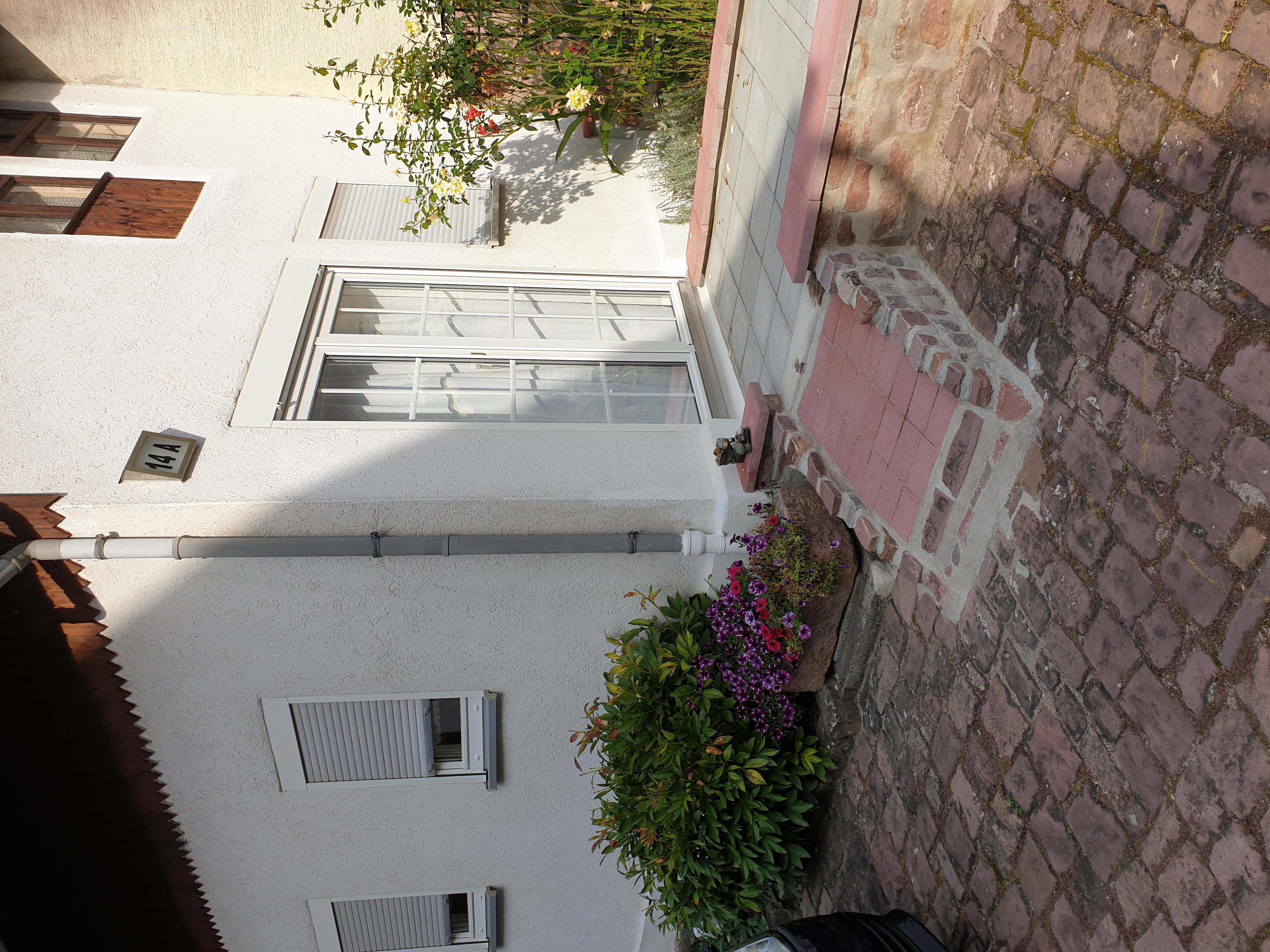 Monteurzimmer: Das Häuschen ist normalerweise nicht so schief. Technick halt. - Monteurzimmer