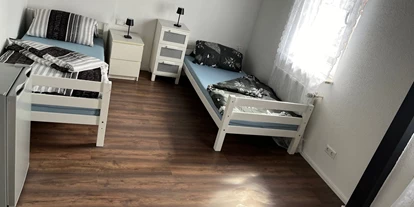 Monteurwohnung - Balkon - Deutschland - Zweibettzimmer / pro Person ab 20 EUR zuzüglich 7% MWST - Monteurzimmer & Ferienwohnung – Mitten im Zentrum