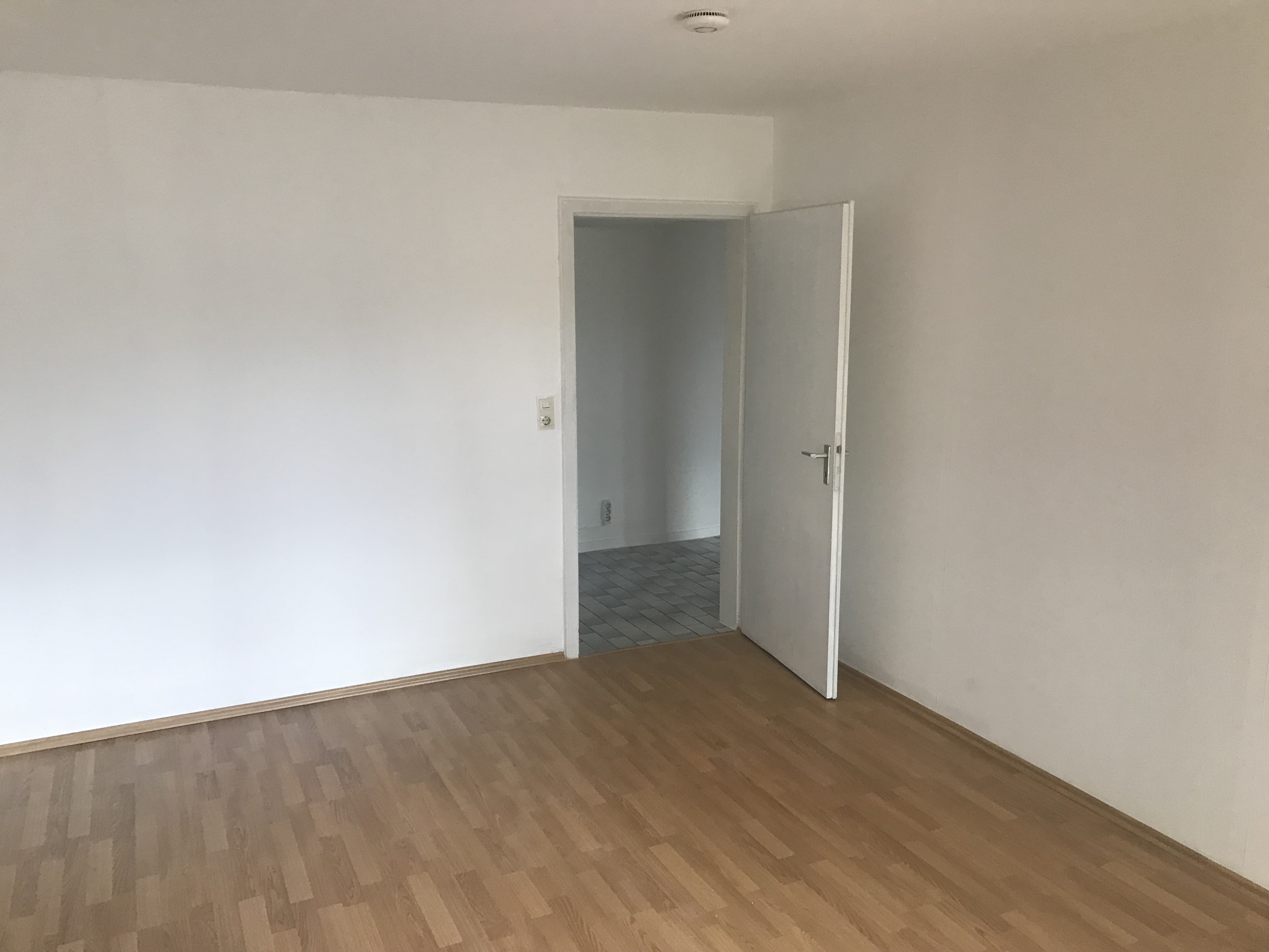 Monteurwohnung - Stuttgart / Kurpfalz / Odenwald ... - schöne,helle Souterrain-Wohnung mit Terrasse