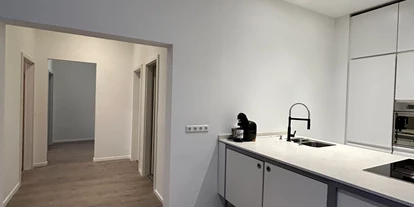 Monteurwohnung - Muggensturm Gaggenau - Helle Räume mit durchgängigem Laminatboden & hoher Decke – gepflegtes Wohnambiente - Top Wohnung in Karlsruhe Zentrum