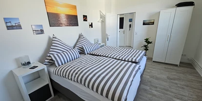Monteurwohnung - Kaffeemaschine - Schleswig-Holstein - Schlafzimmer (Einzelbetten) - Ferienwohnung 2+2 Personen Kiel-Meimersdorf