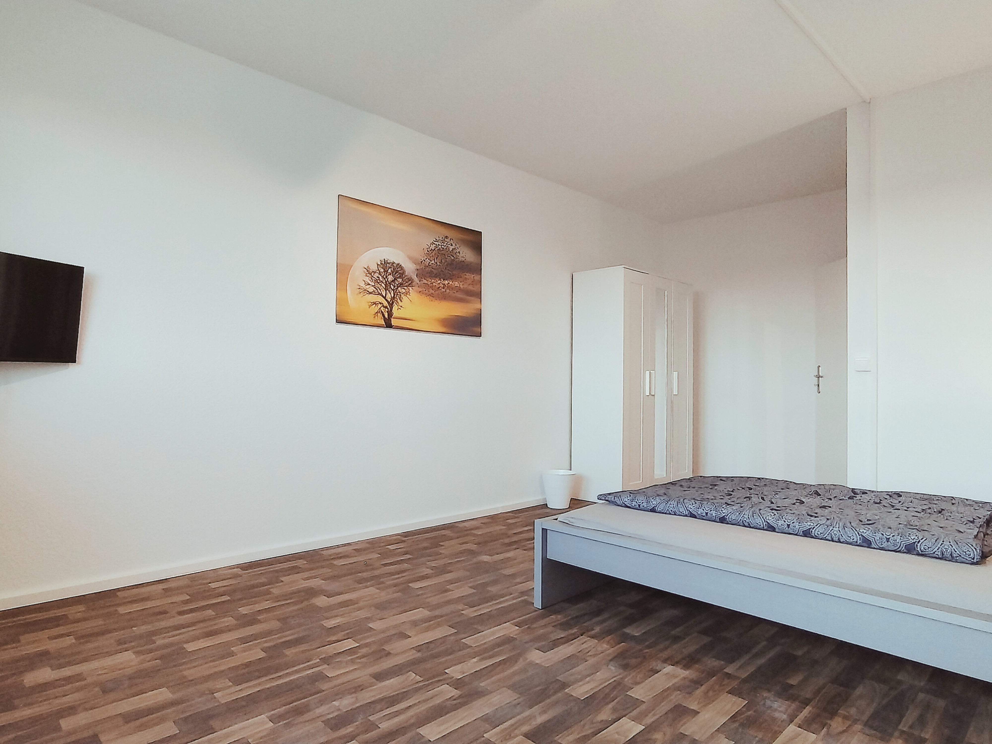 Monteurwohnung - TV - Elbeland - Jedes Bett für sich – getrennt schlafen für mehr Komfort.

 - flex living -  Monteurwohnungen in Leipzig