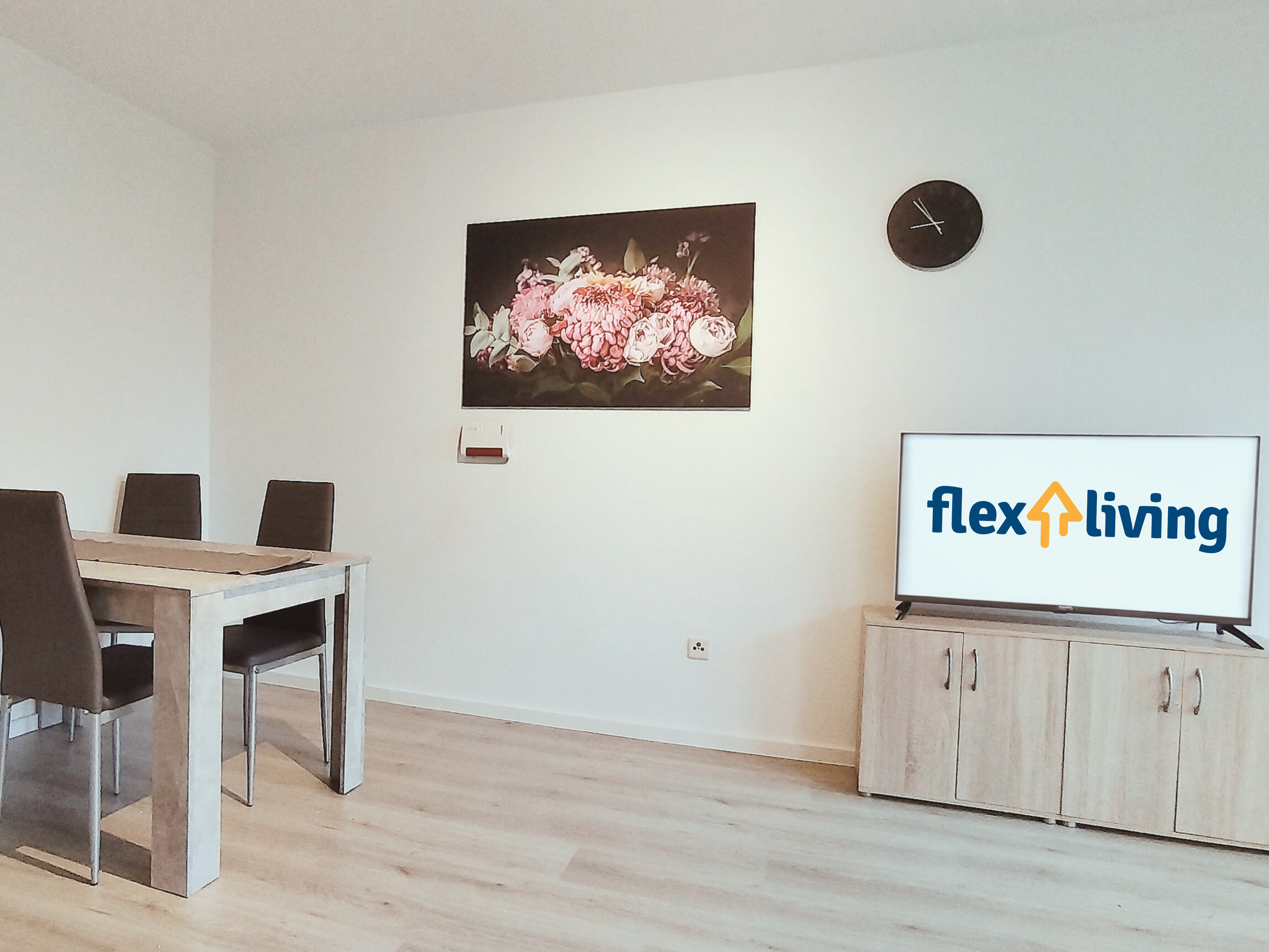 Monteurzimmer: Wohnbereich für ruhige Abende oder gemeinsames Essen.

 - flex living -  Monteurwohnungen in Emden