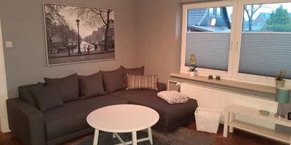 Monteurwohnung - Kaffeemaschine - Schleswig-Holstein - Wohnzimmer Schlafcoach - Ab sofort: 1-Zimmer-Monteurwohnung mit eigener Küche