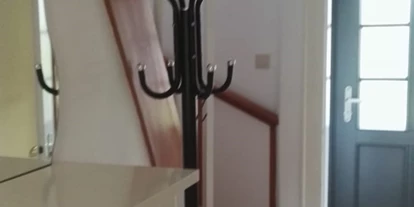 Monteurwohnung - Kaffeemaschine - Schleswig-Holstein - Flur Blickrichtung Eingang - Ab sofort: 1-Zimmer-Monteurwohnung mit eigener Küche